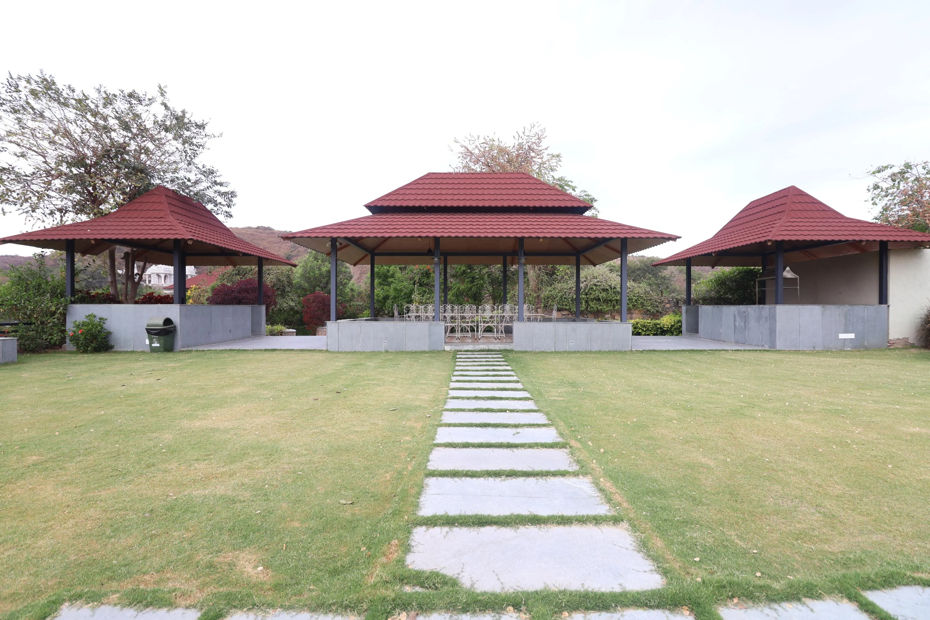 Bagela Garden – Lakeside Lawn
